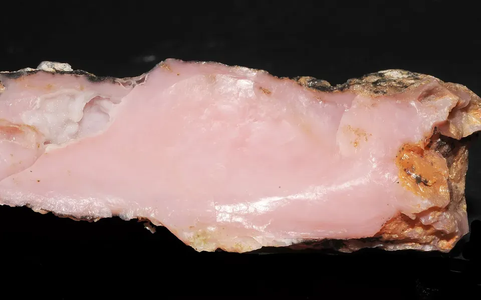 Opale rose, pierre naturelle