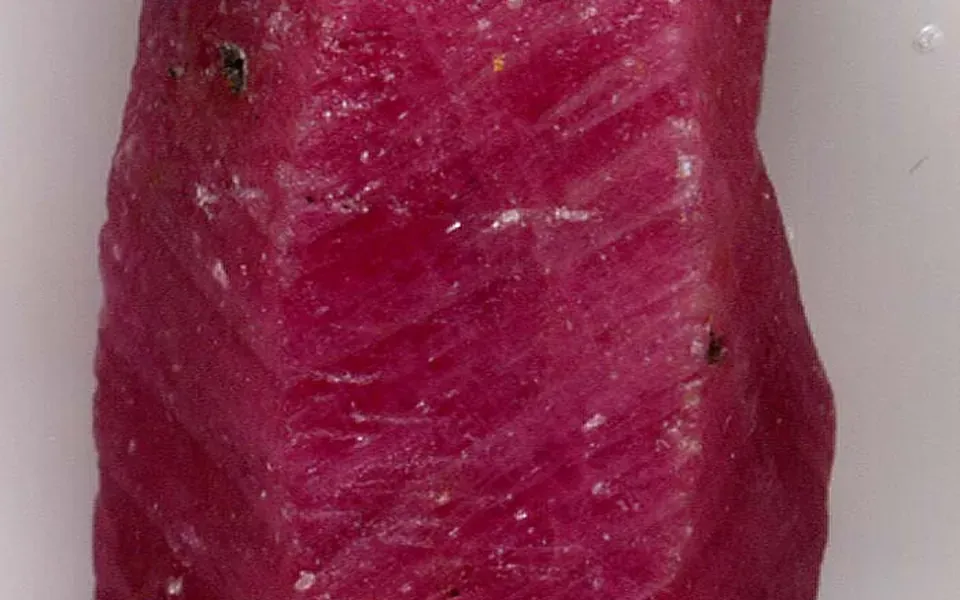 Rubis, pierre naturelle