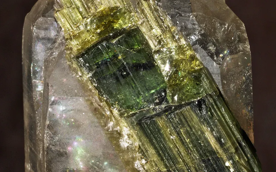 Tourmaline verte, pierre naturelle